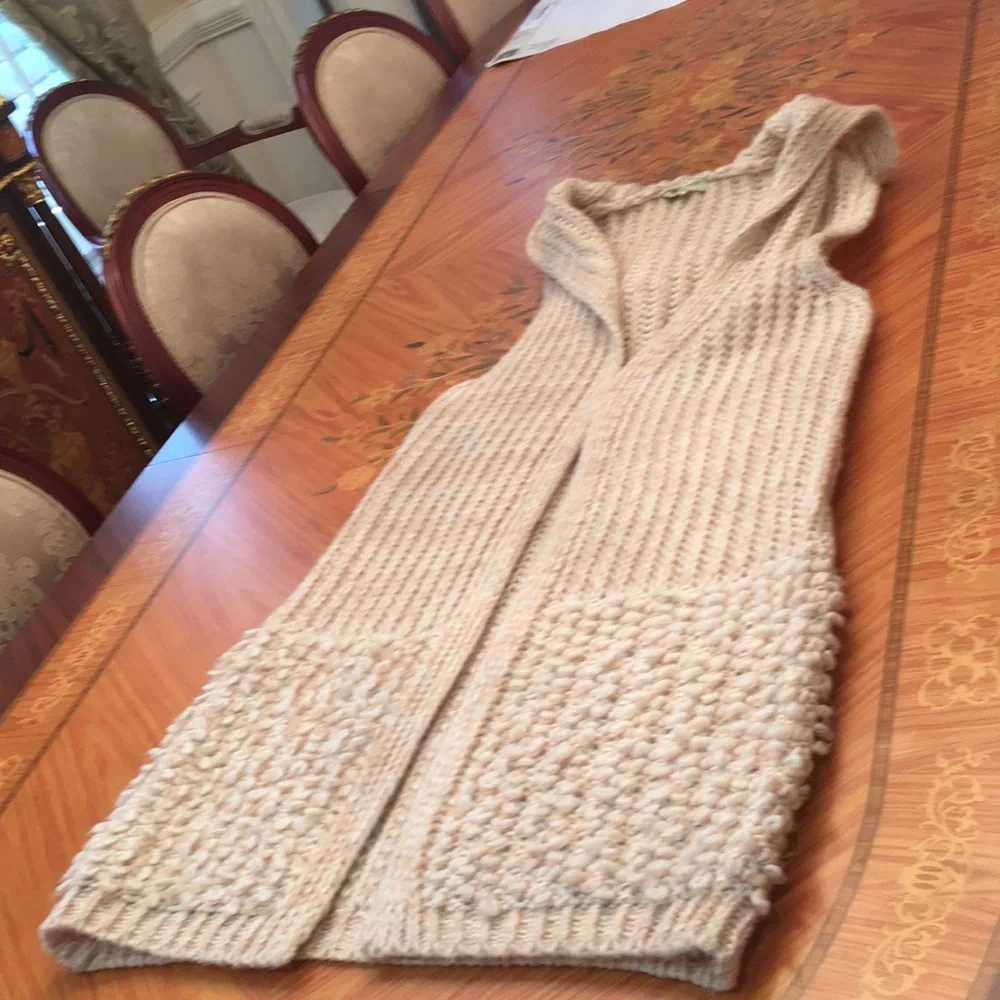 Cocogio Made in Italy Hooded Wool Blend long sleeveless cardigan sz.M